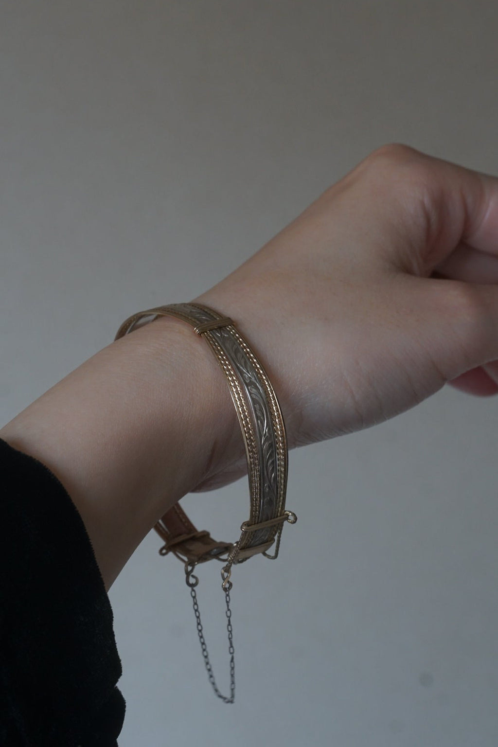 Antique Silver×Gold Wire Bangle