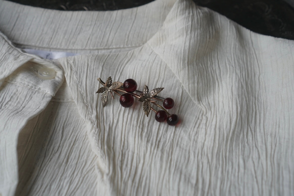 1930's Western elderberry Brooch