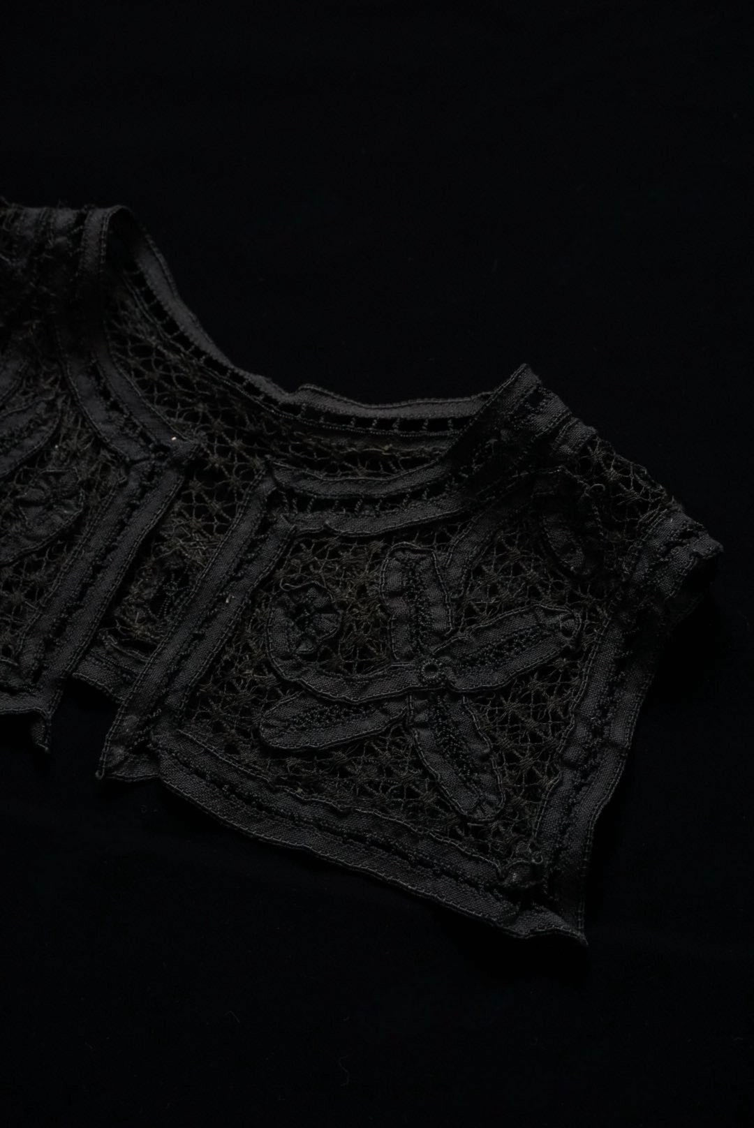 Victorian Black Lace Collar