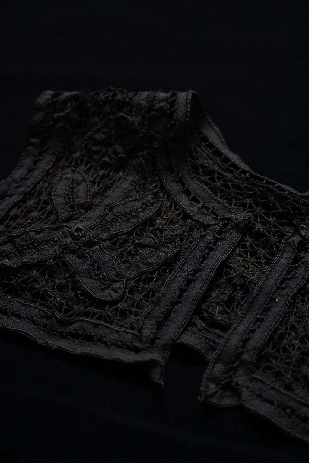 Victorian Black Lace Collar