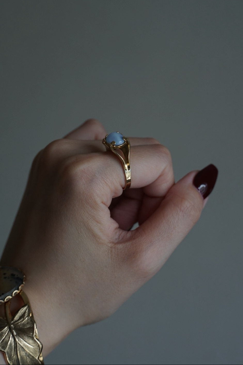 Vintage Blue Cabochon Stone Gold Ring
