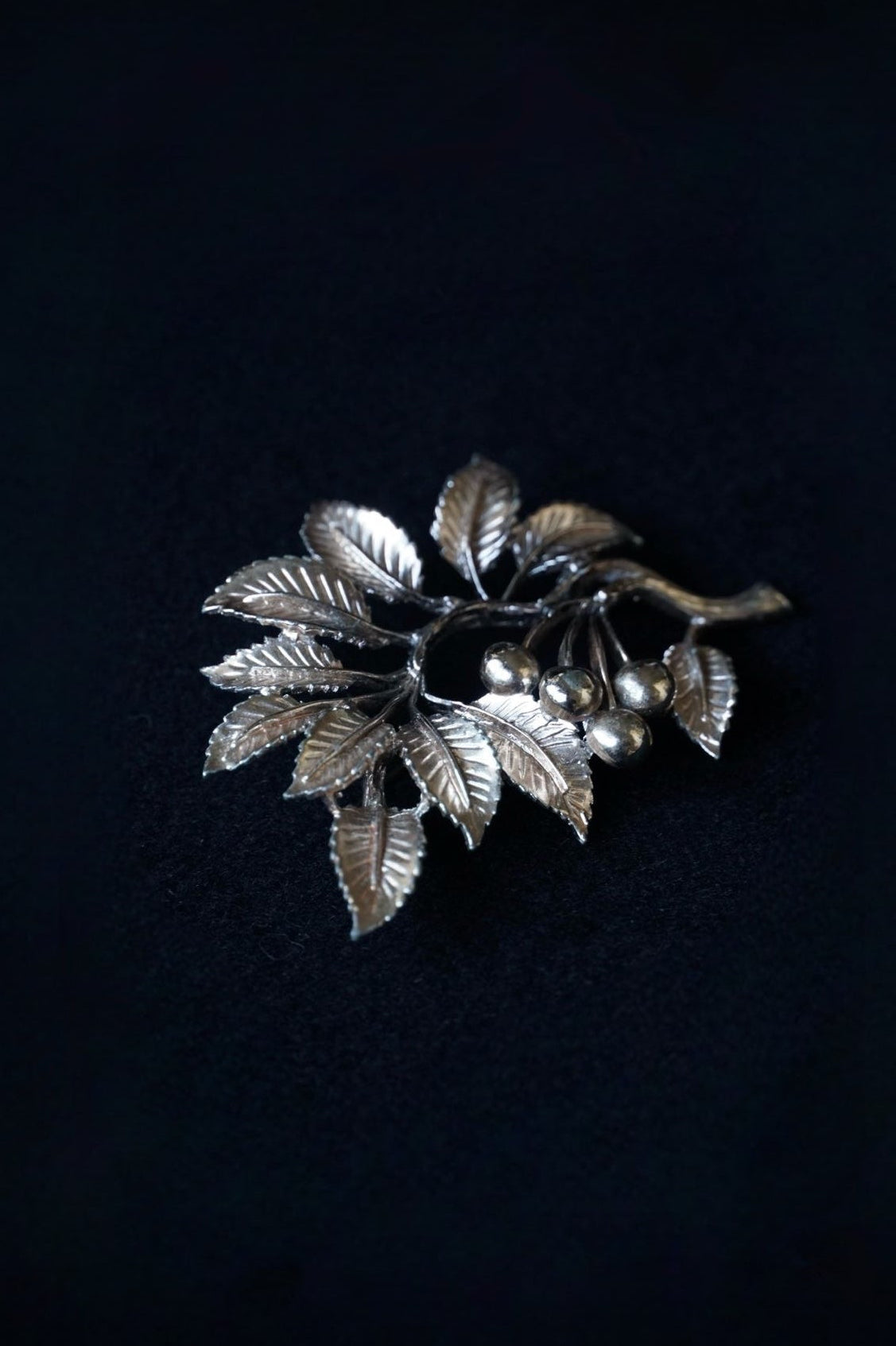 1950's Gold Leef Brooch