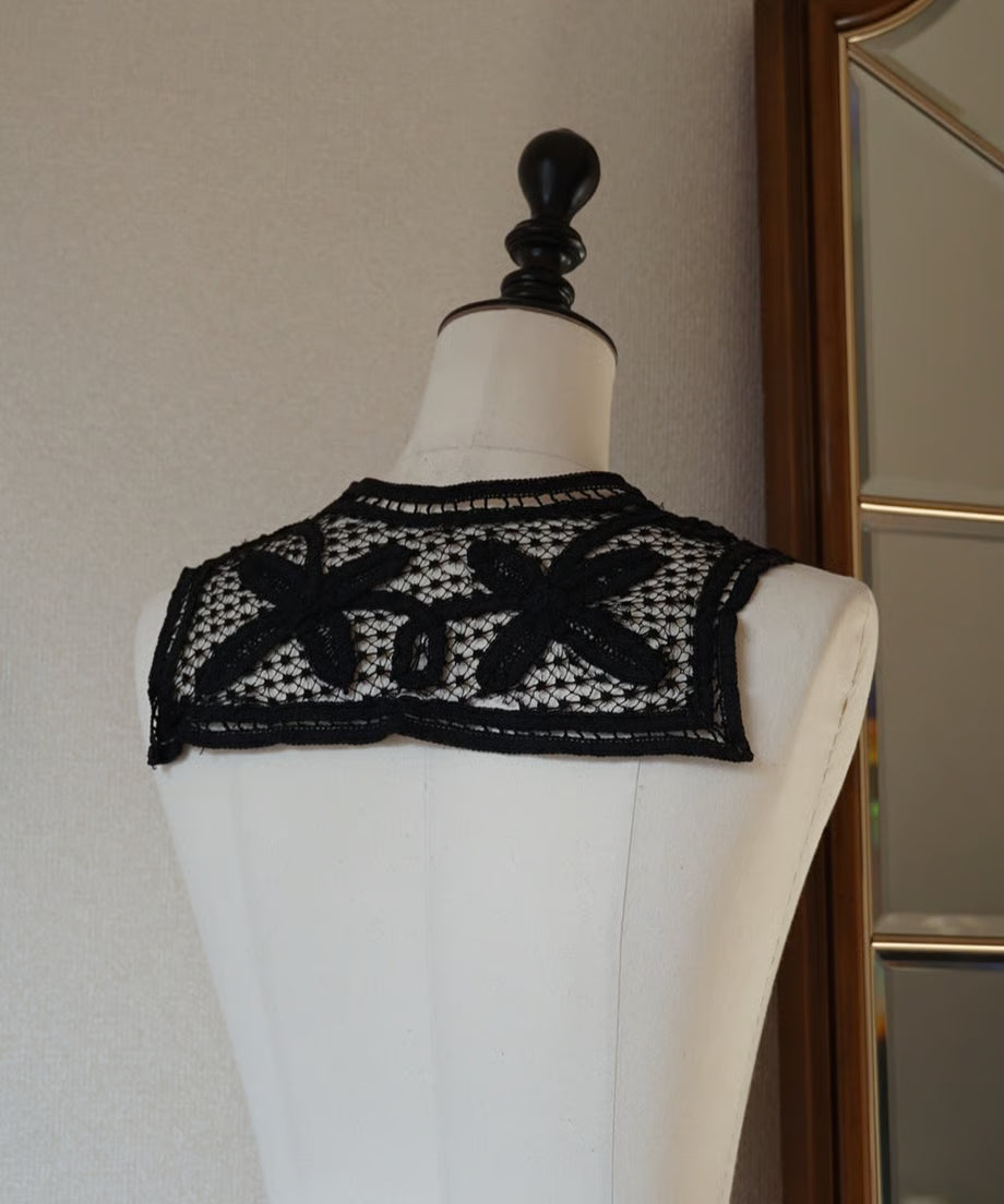 Victorian Black Lace Collar